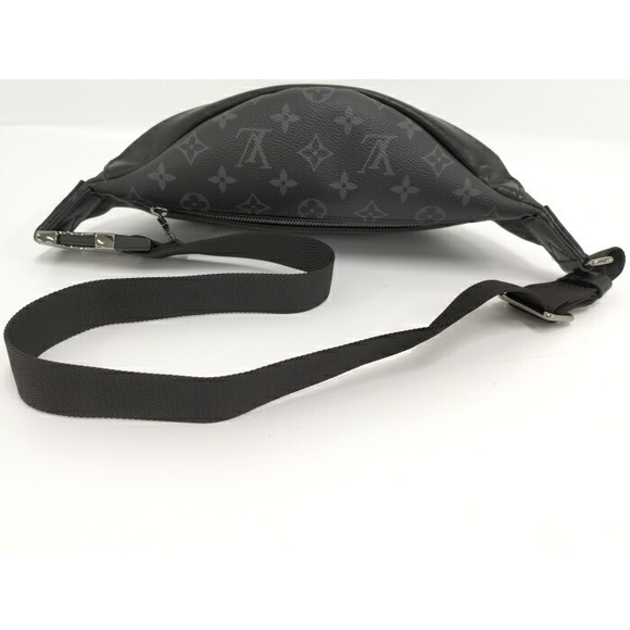 Louis Vuitton Discovery Monogram Eclipse Body Bag - Picture 4 of 9